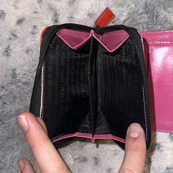Super Dope Prada Men’s or Women’s Bi-Fold wallet with coin pouch! Orange/ Red - Picture 7 of 9